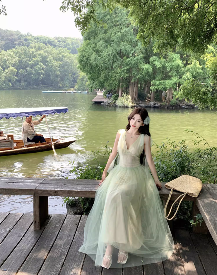 Dreamy Tulle Overlay Green Maxi Dress Double Layers Cinched-Waist V-Neck Long Dress AP1196