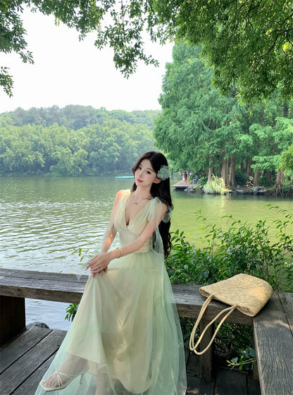 Dreamy Tulle Overlay Green Maxi Dress Double Layers Cinched-Waist V-Neck Long Dress AP1196