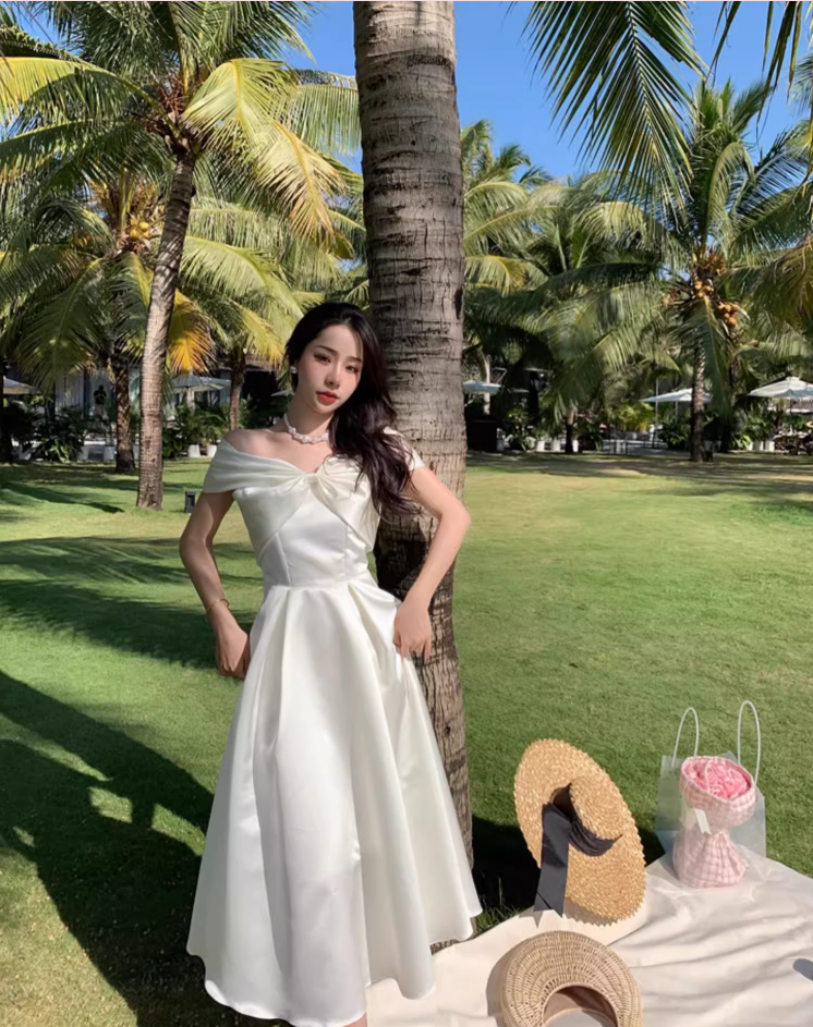 Graceful Ivory Lustrous Fabric Maxi Dress Minimalist Strapless Off-Shoulder Long Dress AP1197