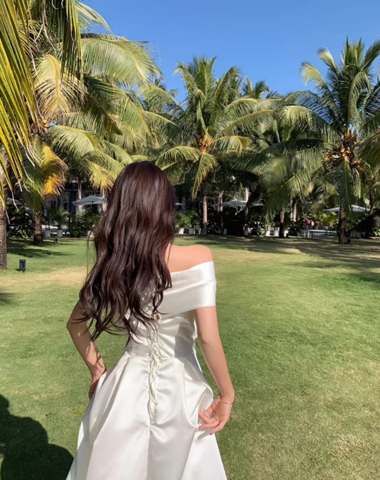 Graceful Ivory Lustrous Fabric Maxi Dress Minimalist Strapless Off-Shoulder Long Dress AP1197