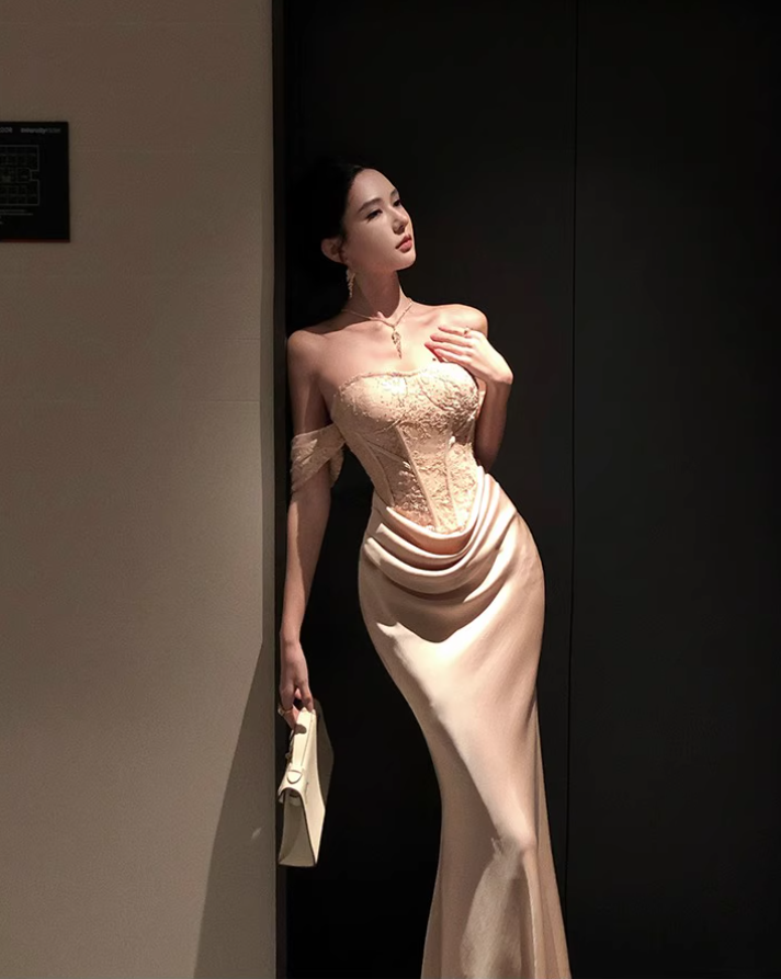 Charming Applique Lace Trimmed Maxi Dress Feast Off-Shoulder Strapless Mermaid Long Dress AP1199