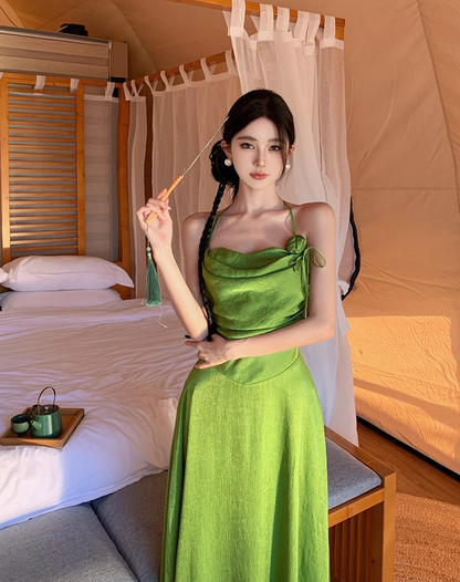 Vintage Green Flowy Natural Draped Maxi Dress Vibrant Lustrous Fabric Backless Flower Design Halter Long Dress AP1204