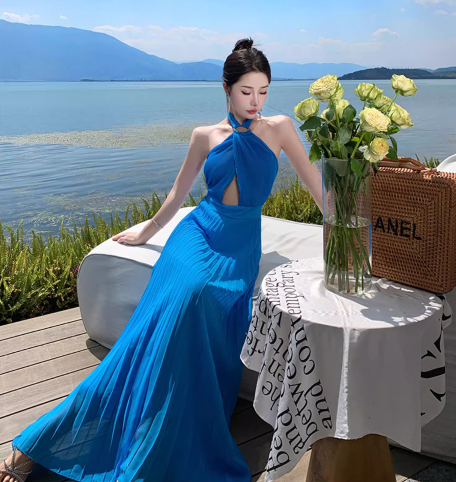 Alluring Hollow-Out Pressed Pleat Maxi Dress Chic Backless Scenic Vacays Halter Long Dress AP1234
