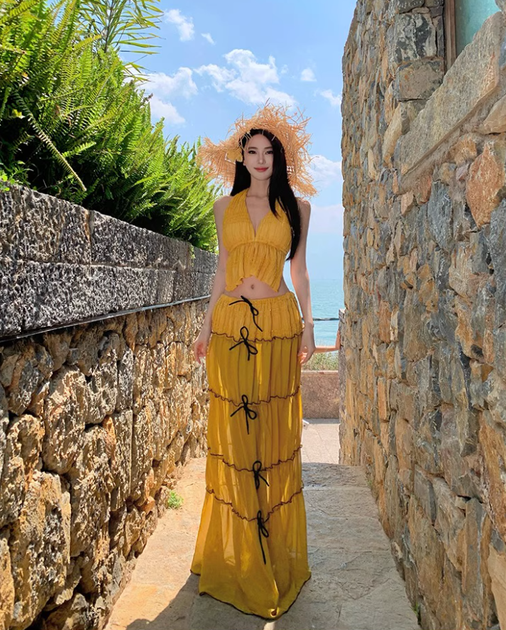 Romantic Ruffles Hem Bow Detail Maxi Dress Vibrant Two-Piece Set Scenic Vacays Halter Long Dress AP1235