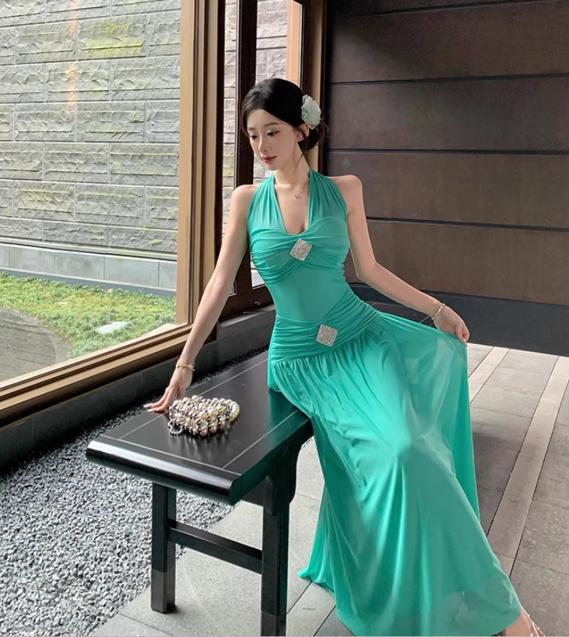 Chic Soft Fabric Cinched-Waist Maxi Dress Open Back Flexible Sheer Tulle Overlay Halter Long Dress AP1261