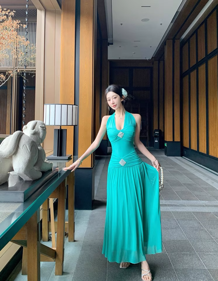 Chic Soft Fabric Cinched-Waist Maxi Dress Open Back Flexible Sheer Tulle Overlay Halter Long Dress AP1261