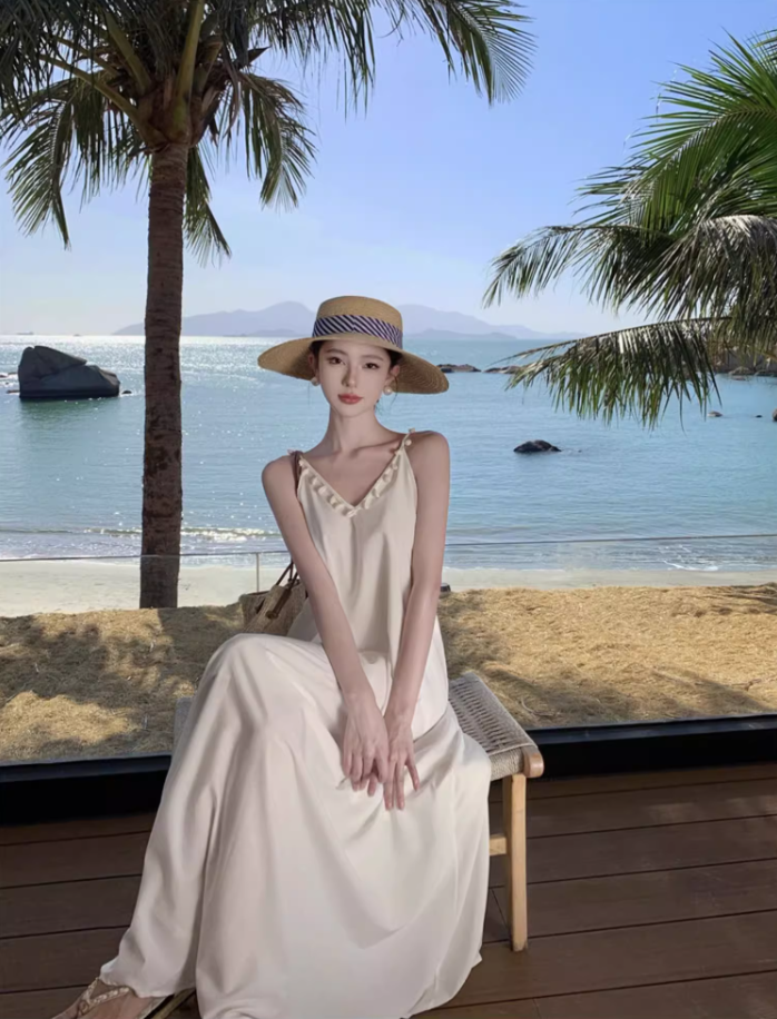 Stunning Crochet-Back Maxi Dress Vogue Spaghetti Strap V-Neck Loose Style Long Dress AP1271