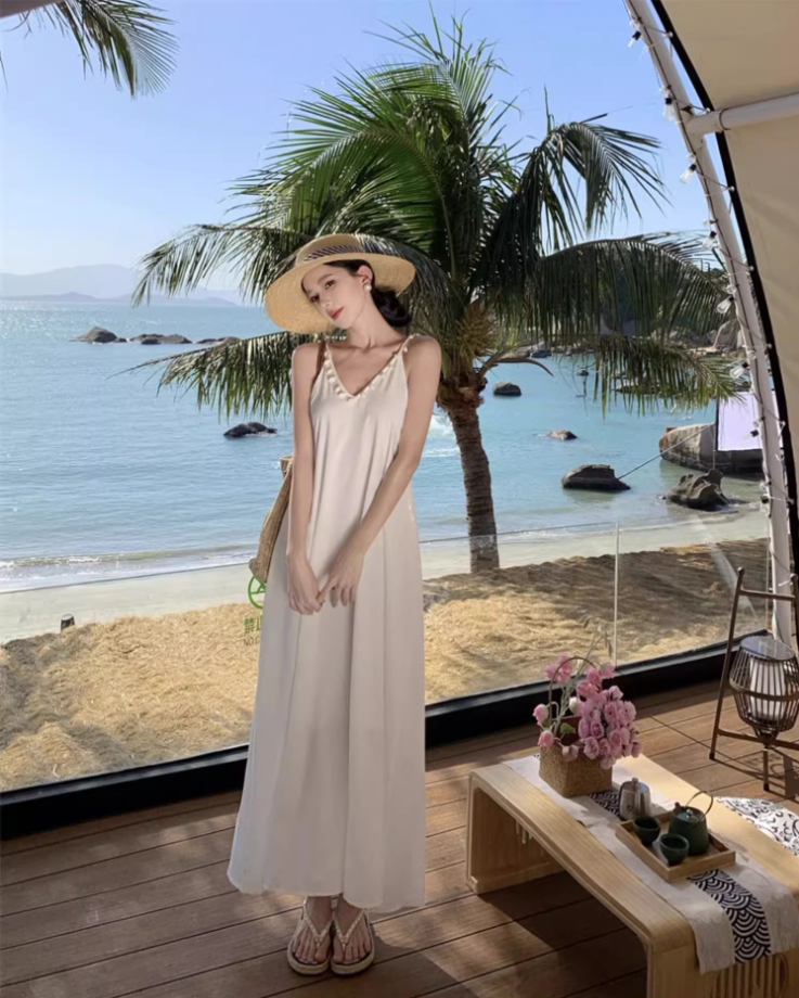 Stunning Crochet-Back Maxi Dress Vogue Spaghetti Strap V-Neck Loose Style Long Dress AP1271