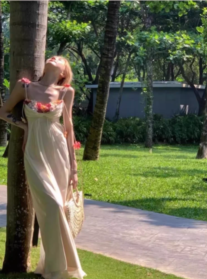 French-Inspired Floral Ornament Maxi Dress Charming Flowy Tulle Overlay Spaghetti Strap Long Dress AP1300