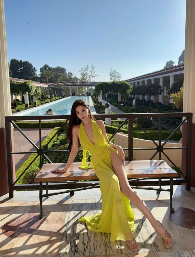 Novelty Yellow High Slit Maxi Dress Vibrant Flowy Backless Natural Draped Halter Long Dress AP1312