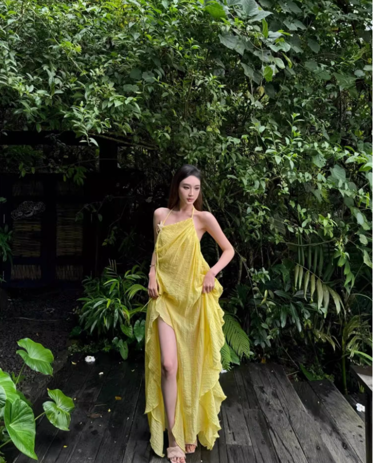 Alluring Asymmetric Neck Yellow Maxi Dress Niche High-Slit Backless Ruffles Halter Long Dress AP1314