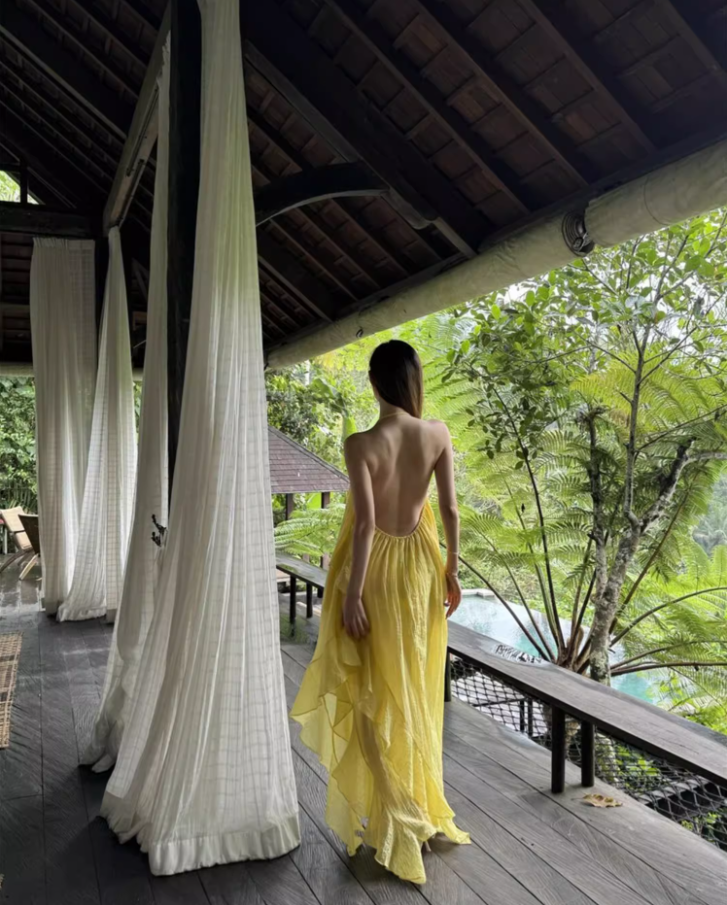 Alluring Asymmetric Neck Yellow Maxi Dress Niche High-Slit Backless Ruffles Halter Long Dress AP1314