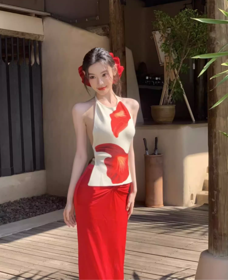 Retro Two-Piece Set Red Flower Print Maxi Dress Vibrant Sheath Backless Halter Long Dress AP1315
