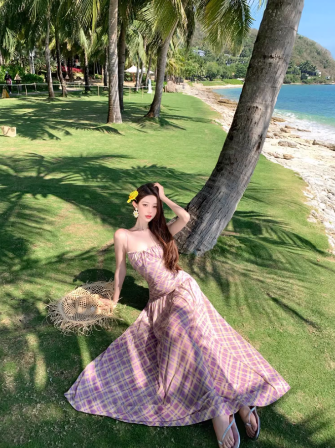 Classical Plaid Cinched-Waist Maxi Dress Chic Beach Getaways A-Line Spaghetti Strap Long Dress AP1318