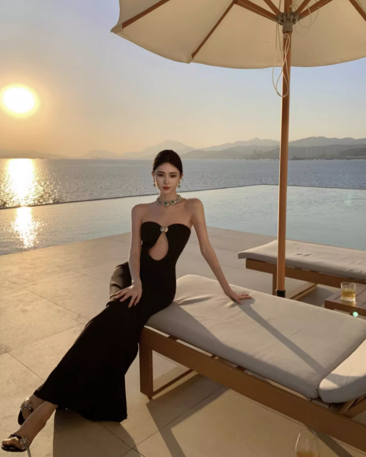 Alluring Cutout Strapless Mermaid Maxi Dress Charming Sheath Feast Outfit Long Dress AP1325