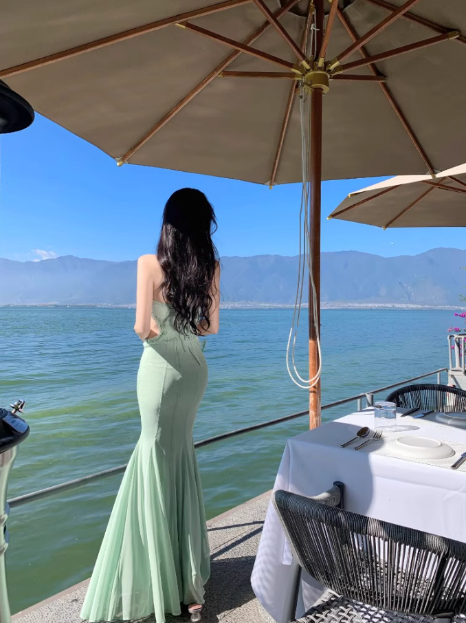 Romantic Green Butterflies Design Sheath Maxi Dress Elegant Coastal Shoots Mermaid Open-Waist Halter Long Dress AP1340