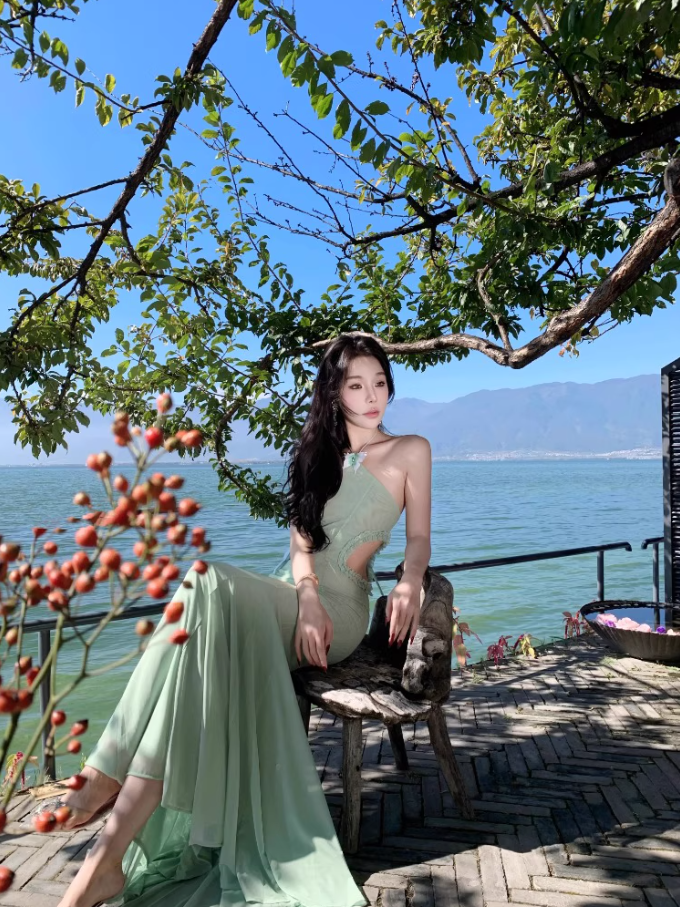 Romantic Green Butterflies Design Sheath Maxi Dress Elegant Coastal Shoots Mermaid Open-Waist Halter Long Dress AP1340