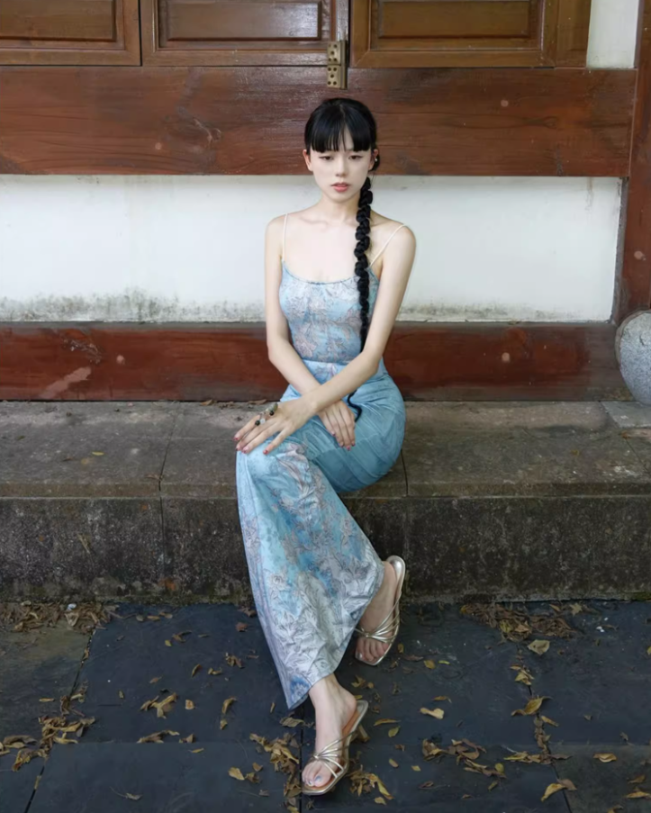 Retro Blue Floral Print Spaghetti Strap Maxi Dress Chic Square Neck Coastal Shoots Sheath Long Dress AP1343