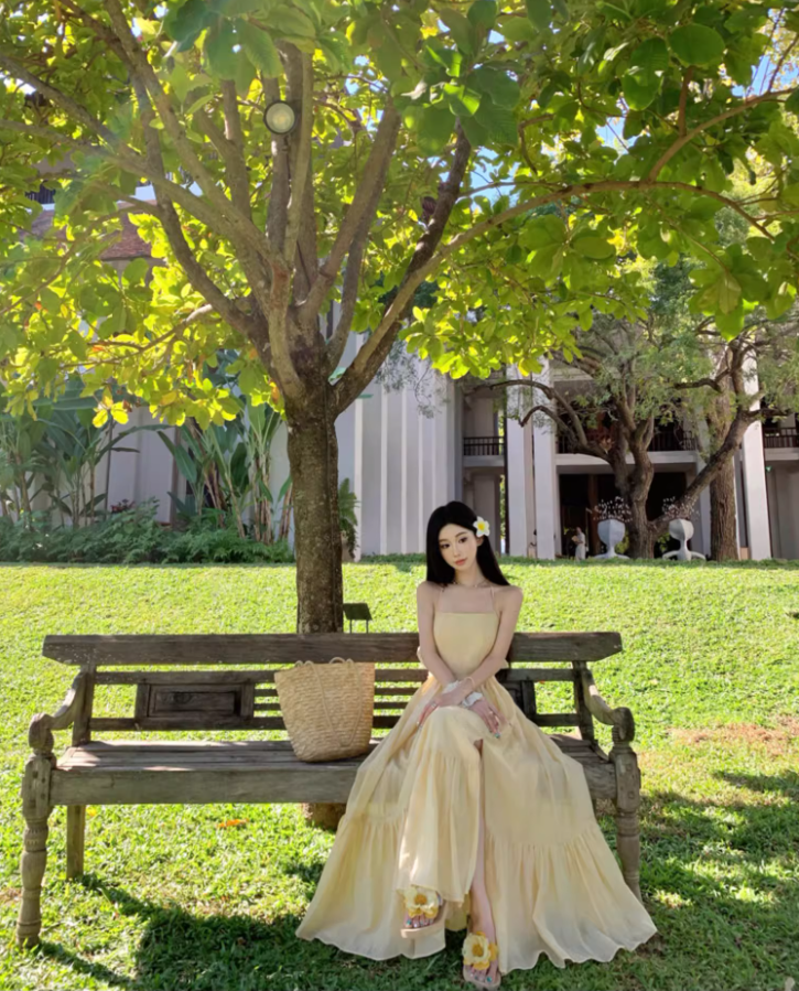 New Fashion High Slit Ruffles Hem Yellow Maxi Dress Graceful Coastal Shoots A-Line Flowy Halter Long Dress AP1373