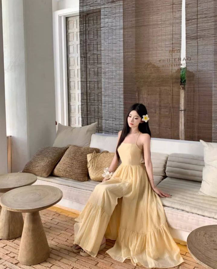 New Fashion High Slit Ruffles Hem Yellow Maxi Dress Graceful Coastal Shoots A-Line Flowy Halter Long Dress AP1373