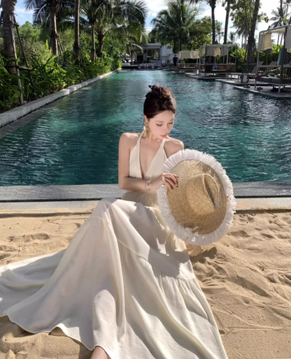 Hot Sales White Simple Style Maxi Dress Chic Flowy Coastal Shoots Backless Deep V-Neck Halter Long Dress AP1374