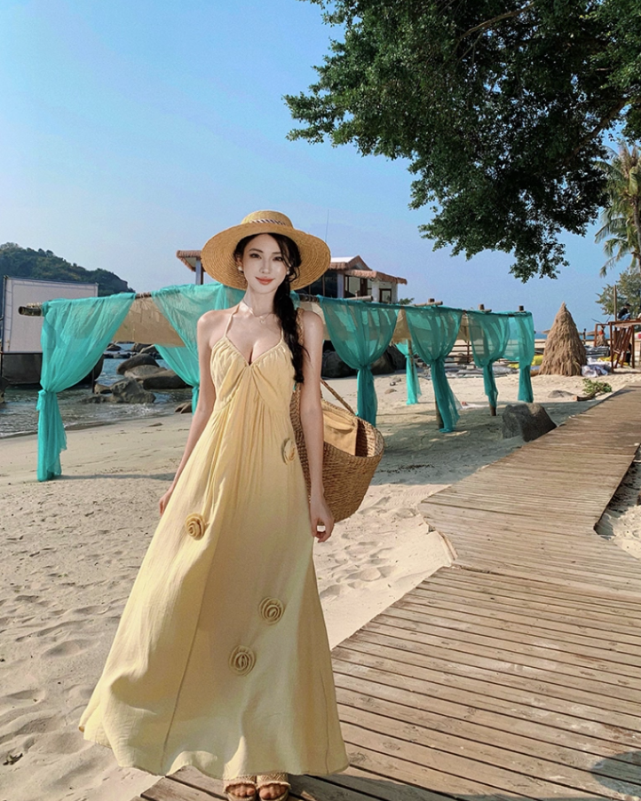Simple Style Yellow Lightweight Maxi Dress Coastal Shoots Vogue Flowy Flowers Design Halter Long Dress AP1376