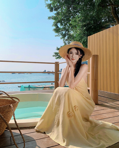 Simple Style Yellow Lightweight Maxi Dress Coastal Shoots Vogue Flowy Flowers Design Halter Long Dress AP1376