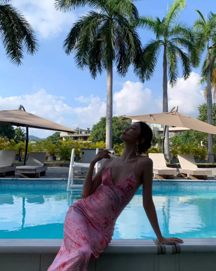 Fantastic Soft Lightweight Pink Maxi Dress Coastal Shoots Chic Sheath Floral Print V-Neck Halter Long Dress AP1377