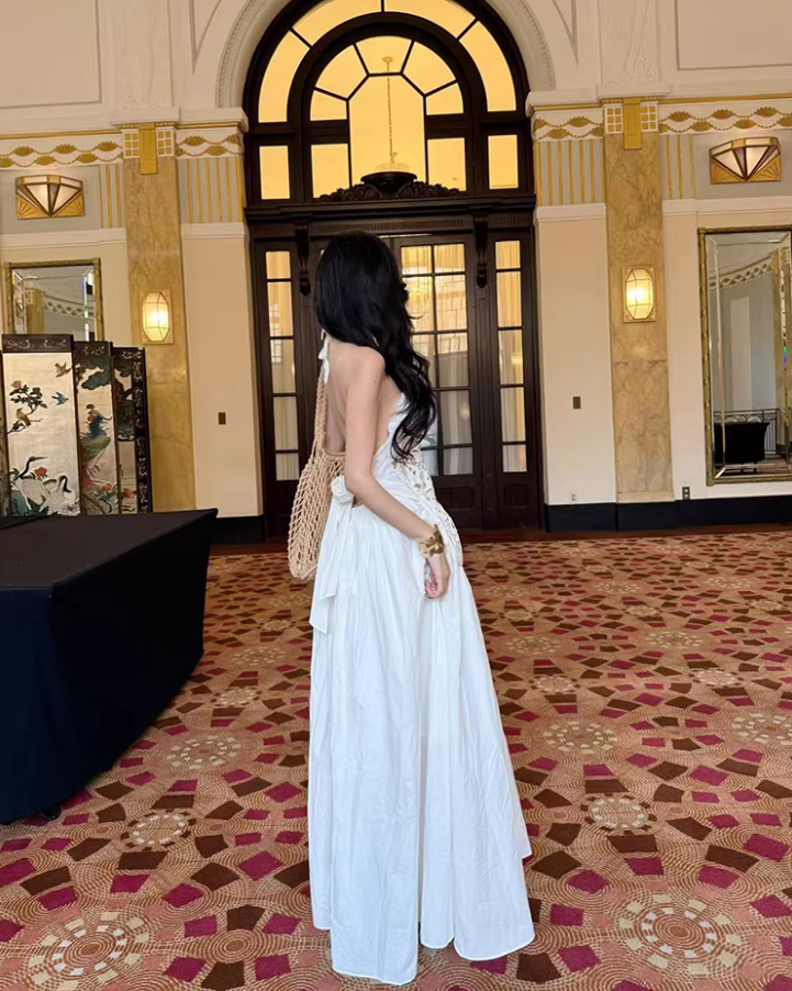 Graceful Sweetheart Neck Lightweight Maxi Dress Niche Cinched-Waist Hollow-Out Lace Flowy Halter Long Dress AP1378