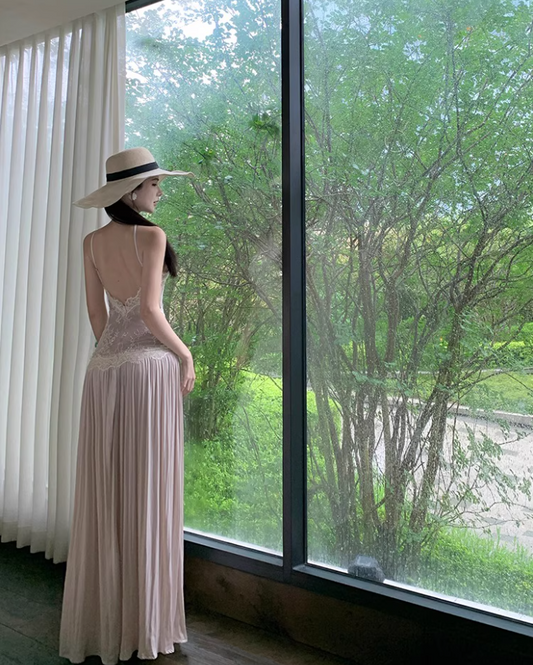 Graceful Applique Lace Trimmed Maxi Dress Chic Adjustable Spaghetti Strap Natural Pleat Long Dress AP1382