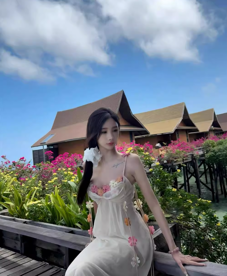 Dreamy 3D Floral Design Spaghetti Strap Maxi Dress Chic Nature Shoots Ruched Flowy Long Dress AP1391