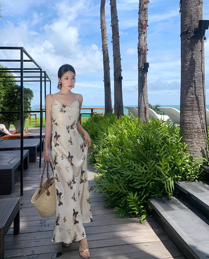 Romantic Soft Fabric Spaghetti Strap Maxi Dress Luxurious Butterflies Print Nature Shoots Long Dress AP1395