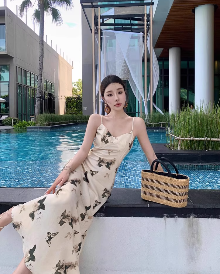 Romantic Soft Fabric Spaghetti Strap Maxi Dress Luxurious Butterflies Print Nature Shoots Long Dress AP1395