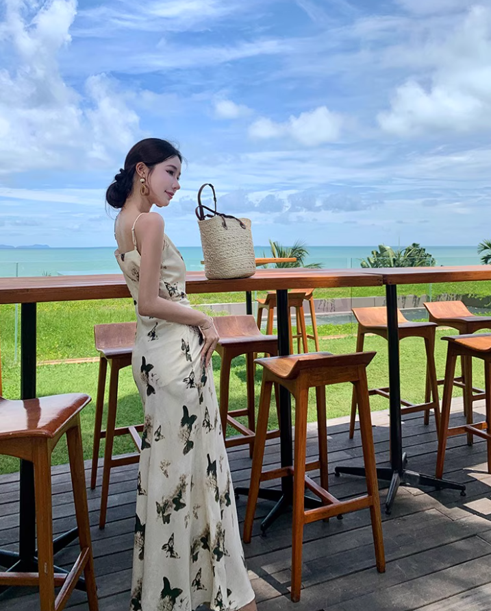 Romantic Soft Fabric Spaghetti Strap Maxi Dress Luxurious Butterflies Print Nature Shoots Long Dress AP1395