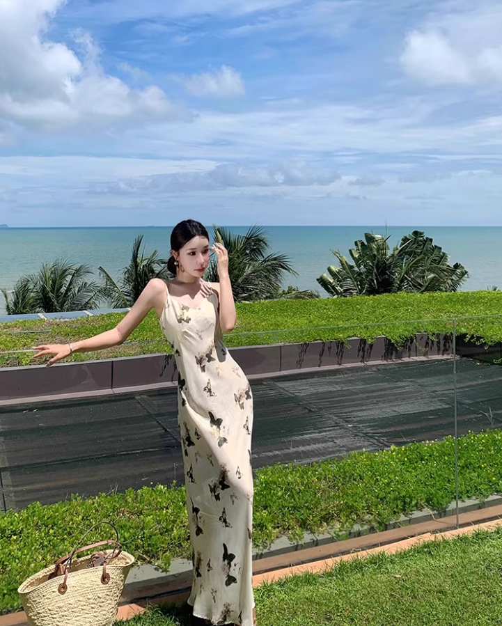 Romantic Soft Fabric Spaghetti Strap Maxi Dress Luxurious Butterflies Print Nature Shoots Long Dress AP1395