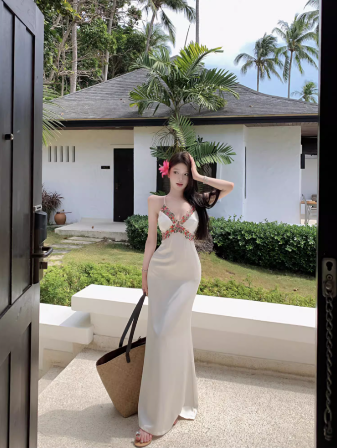 Summer Resort Vacays Floral Trim Maxi Dress Elegant Spaghetti Strap Satin Mermaid Long Dress AP1401