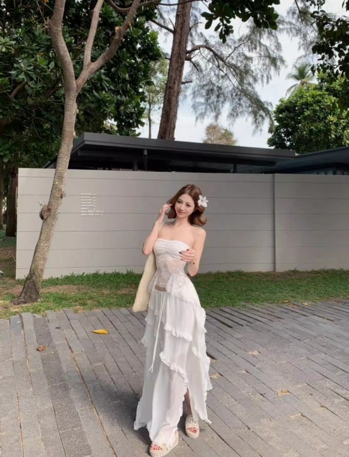 Sexy Lace Splicing Strapless Two-Piece Maxi Dress Fashionable Asymmetric Ruffled Hem Long Dress AP1403