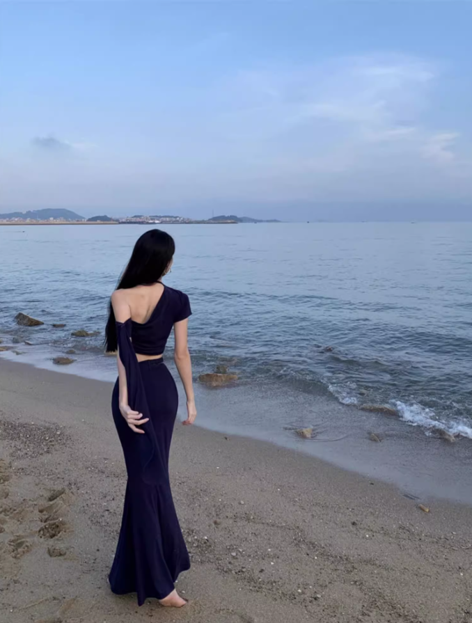 Sexy Navy Blue Two-Piece Set One-Shoulder Maxi Dress Chic Beach Vacays Asymmetric Neck Crop Top Mermaid Long Dress AP1405