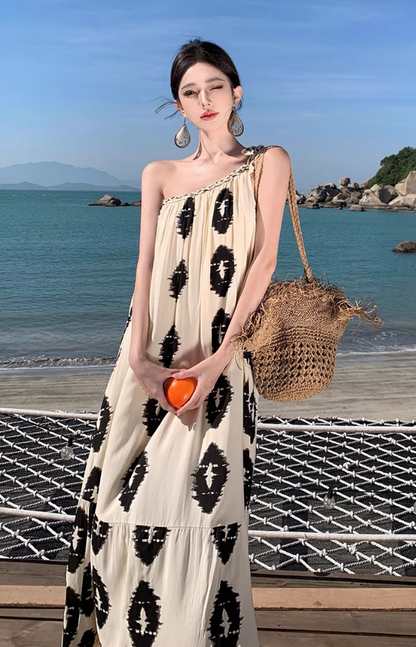 Avant-Garde One-Shoulder Boho Style Print Maxi Dress Chic Vacays Asymmetric Neck Loose Fit Long Dress AP1408