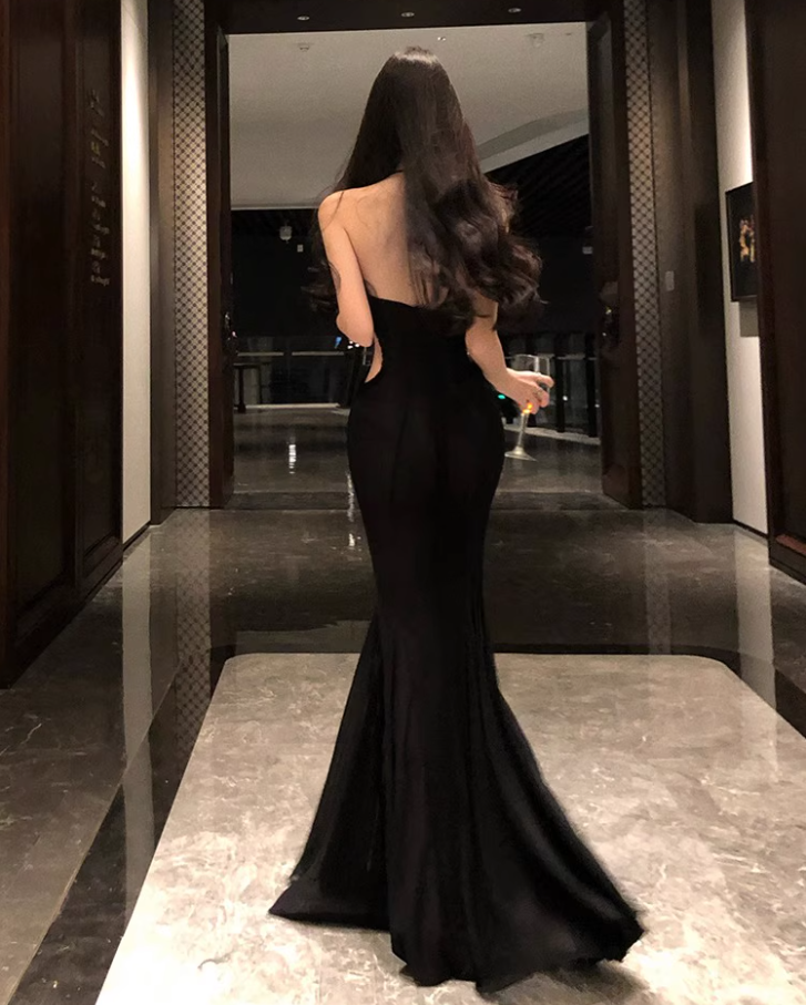 Alluring Butterfly-Accent Black Maxi Dress Niche Hollow-Out Backless Mermaid Halter Long Dress AP1412