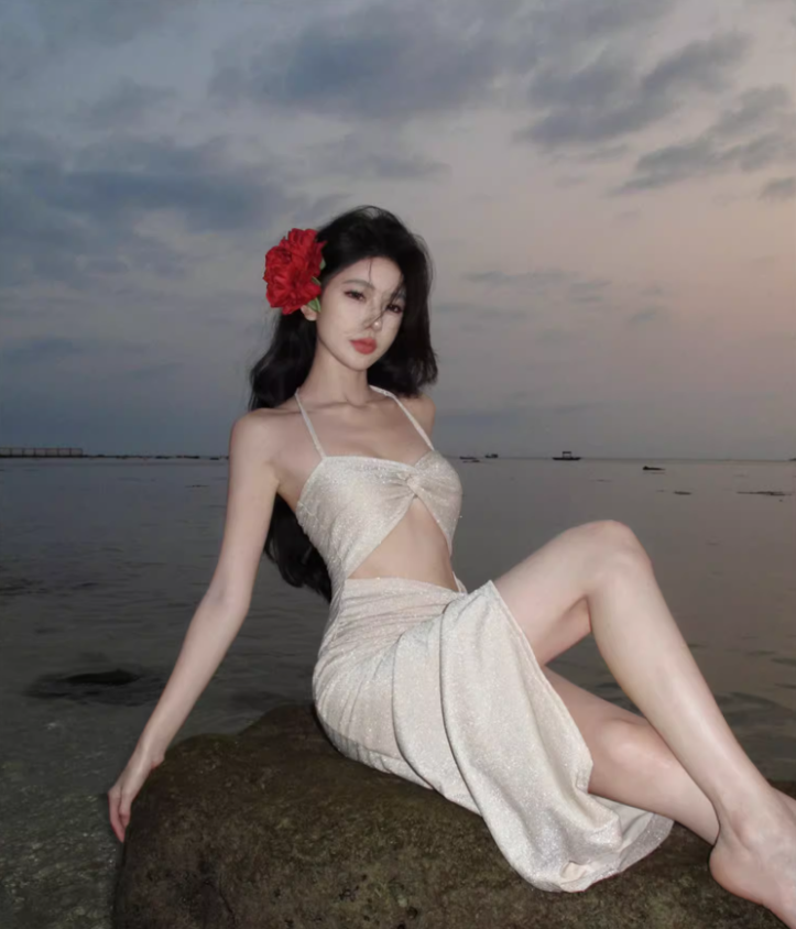 Alluring Glitter Sequins Open-Waist Midi Dress Chic Bodycon Backless Mermaid High-Slit Halter Long Dress AP1413