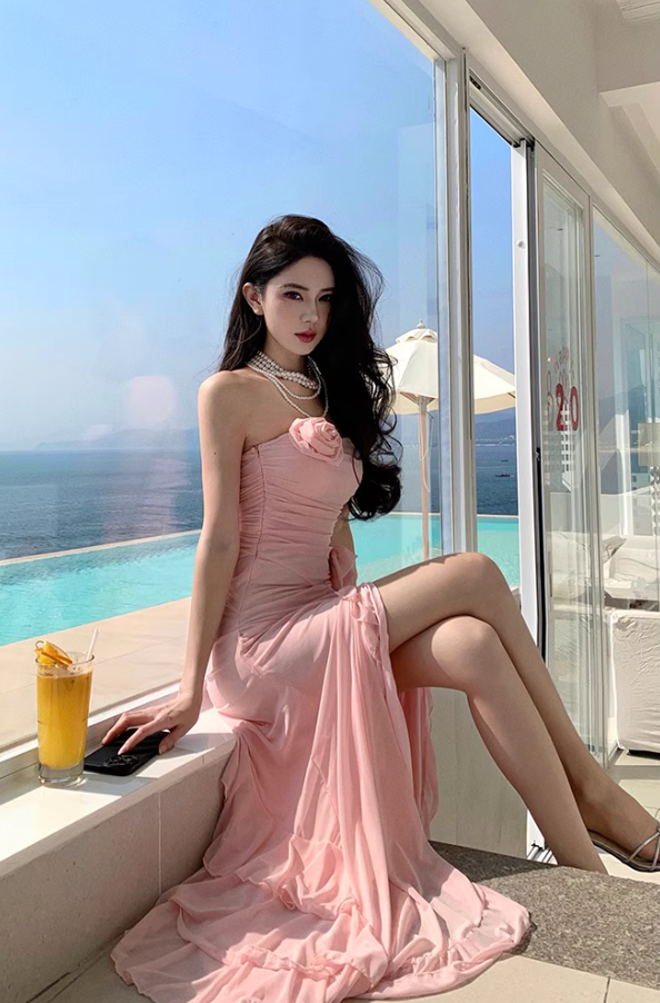 Charming Cascade Ruffles Hem High-Slit Maxi Dress Strapless Gathered Flower Design Long Dress AP1418