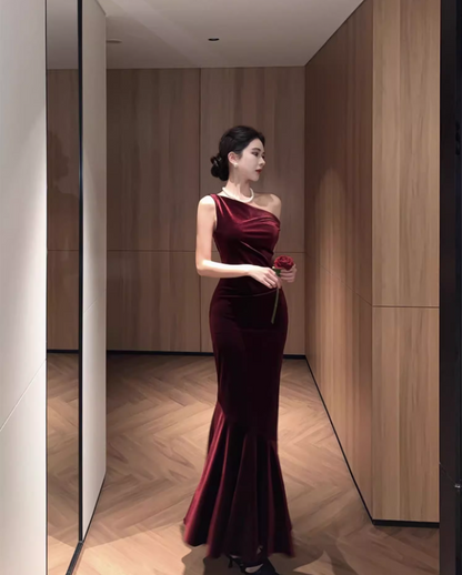 Graceful Asymmetric Neckline Velvet Mermaid Maxi Dress Classical Red Sheath Feast Long Dress AP1420