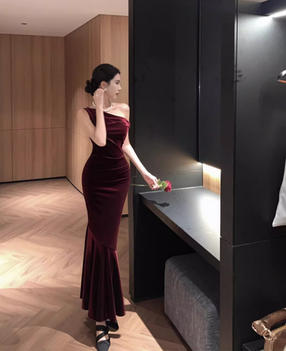 Graceful Asymmetric Neckline Velvet Mermaid Maxi Dress Classical Red Sheath Feast Long Dress AP1420