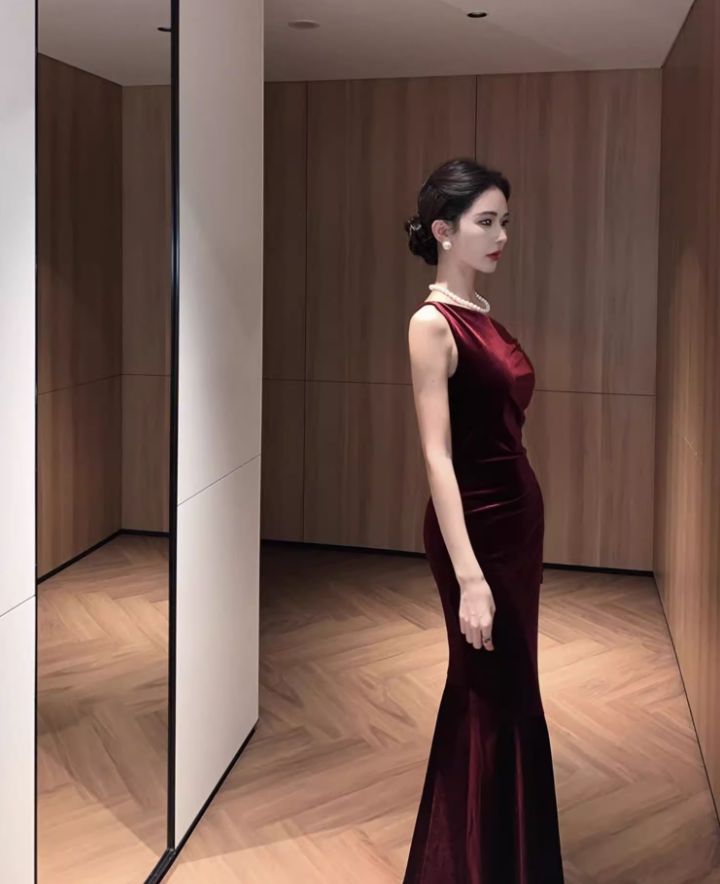 Graceful Asymmetric Neckline Velvet Mermaid Maxi Dress Classical Red Sheath Feast Long Dress AP1420