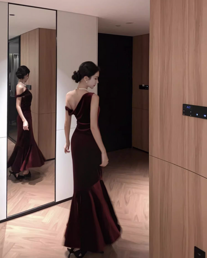 Graceful Asymmetric Neckline Velvet Mermaid Maxi Dress Classical Red Sheath Feast Long Dress AP1420
