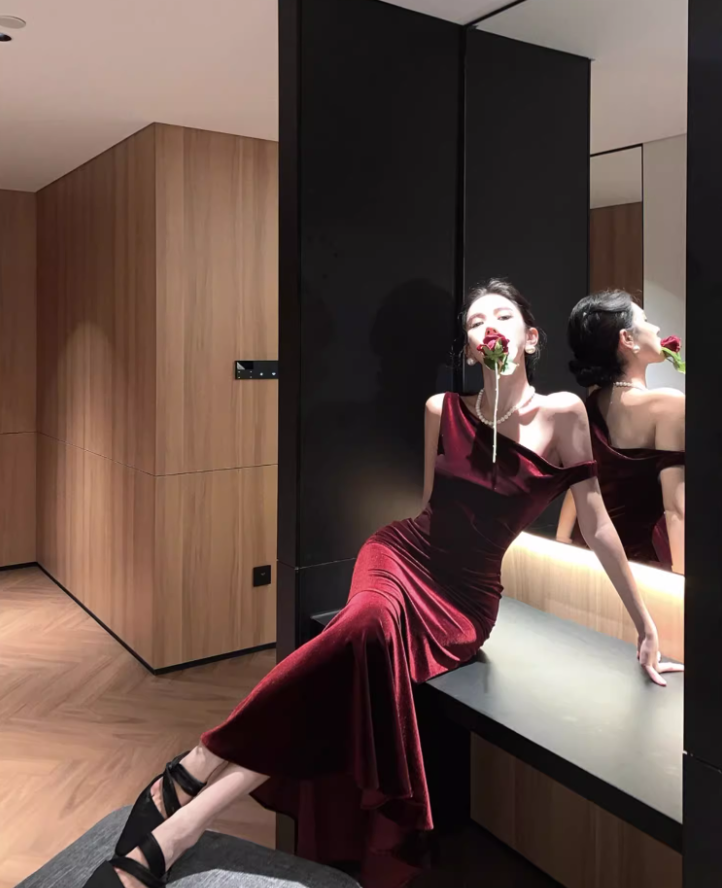 Graceful Asymmetric Neckline Velvet Mermaid Maxi Dress Classical Red Sheath Feast Long Dress AP1420