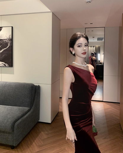 Graceful Asymmetric Neckline Velvet Mermaid Maxi Dress Classical Red Sheath Feast Long Dress AP1420