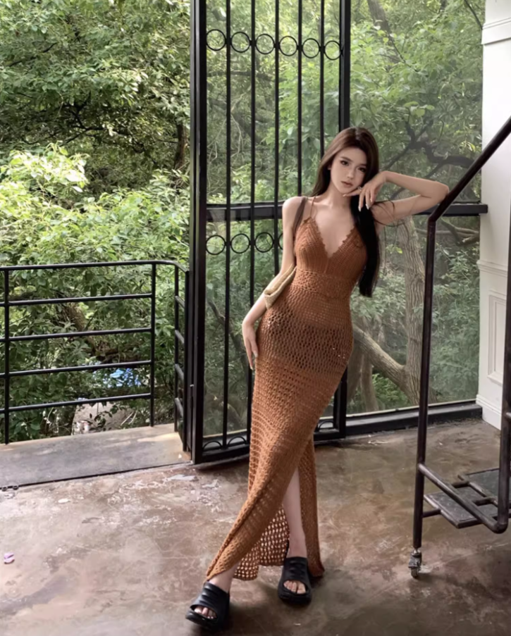 Vintage Outdoor Vacation Brown Crochet Maxi Dress Vogue High-Slit Cross-Back Long Dress AP1425