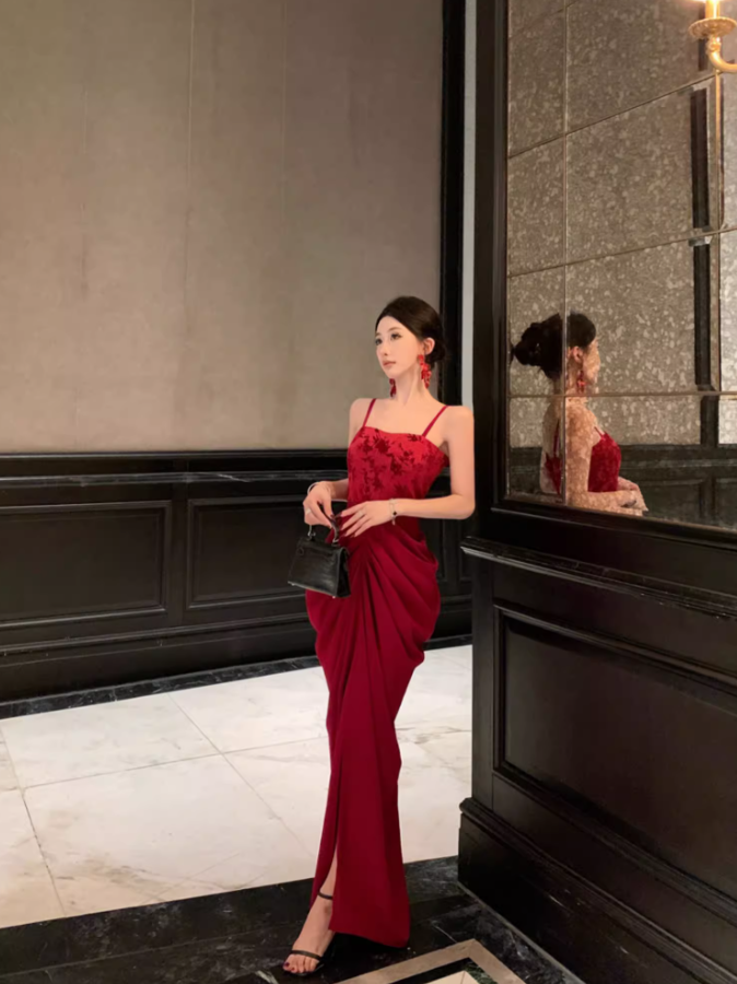 Alluring Burgundy Velvet Spaghetti Strap Maxi Dress Chic Ruched High-Slit Mermaid Long Dress AP1430